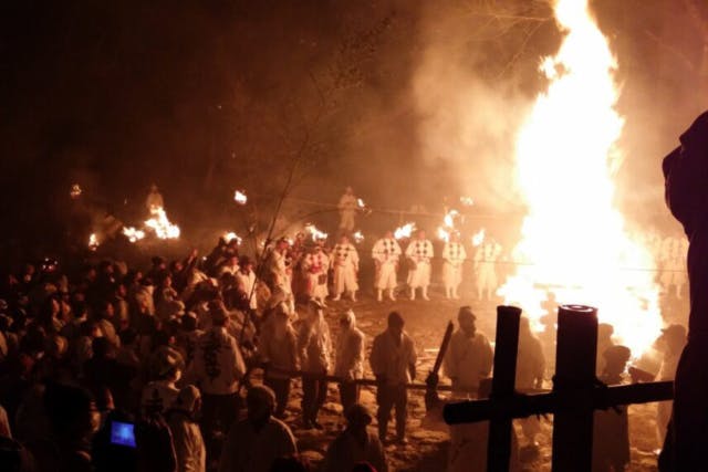 【3月2日限定！】東大寺二月堂お水取りの始まり！若狭のお水送り～千人の松明行列に参加！～〈専用車1台8名様限定〉
