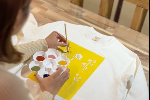 ＼ベンガラ染め型染め体験／ハンカチ・トートバッグ制作｜和紅茶orハーブティー付きで癒しのひとときを≪奈良県橿原市≫【カップルやファミリーにもオススメ】