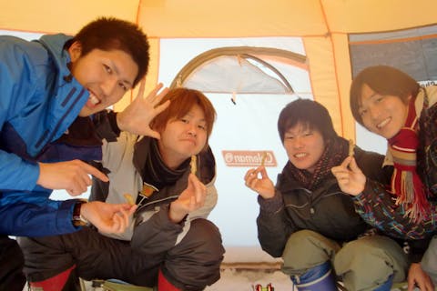 ＜南富良野＞氷上ワカサギ釣り・昼コース（11:20～）【現地集合プラン：釣り場 駐車場】 釣れたワカサギの天ぷら試食付き！日本人ガイドがサポート！ 日本語対応のみ！