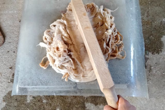 【石川・能登】原料から自分で作る紙すき体験
