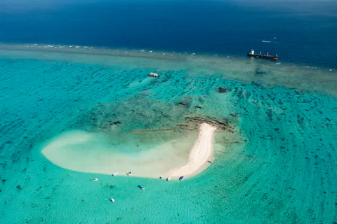 沖縄・石垣島】ヘリコプタークルージング10分（幻の島 Phantom Island
