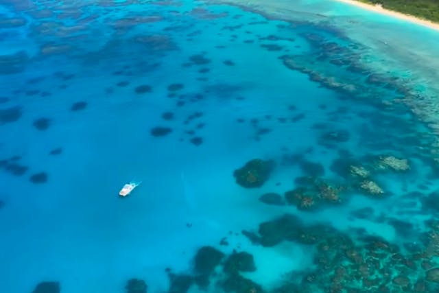 【沖縄・石垣島】ヘリコプタークルージング45分（波照間島 Hateruma）