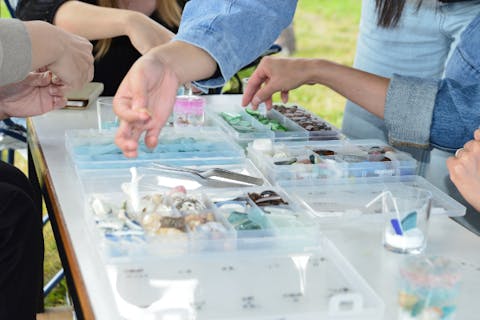 札幌市内】快適なゲストハウスでプライベート・シーグラスでジェルキャンドルづくり