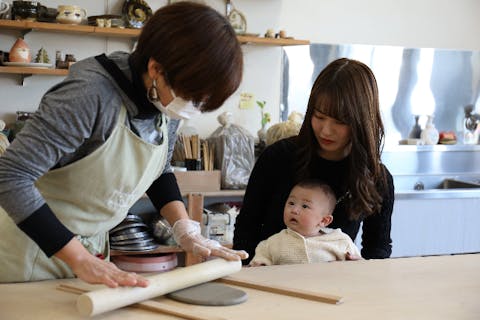 【愛知県・豊橋・手びねり】いとしのベビーとメモリアル！カワイイ手形入りのオリジナルグッズをつくろう！