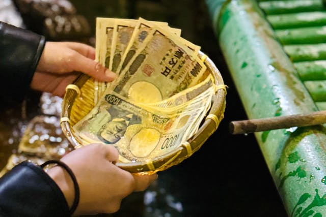 【鎌倉・人力車】銭洗弁財天を巡る金運アップコース（70分）