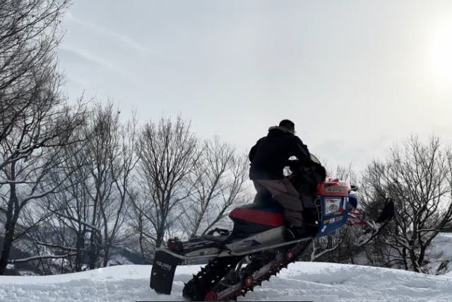 免許不要！山登っちゃう！スノモービル体験操縦ロングツアーコース！