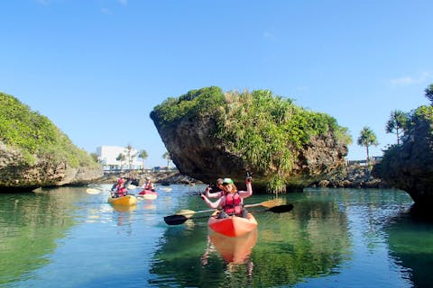 【沖縄・伊良部島】～巨岩の森アドベンチャーカヤック～　年齢制限無し！家族みんなで大冒険！