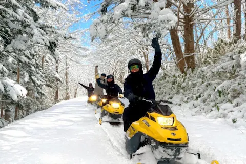 余市/仁木町】スノーモービル60分ツアー♪アドベンチャーコースで楽し