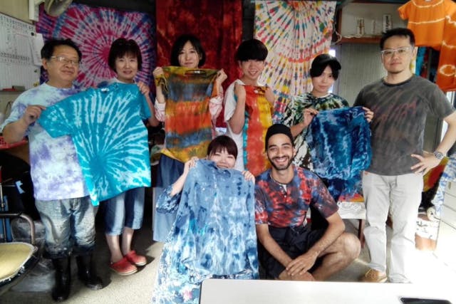 富士山の伏流水を使用した染め物体験ワークショップ