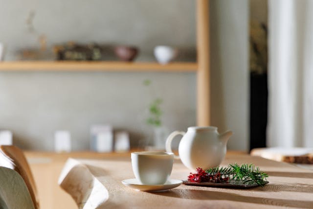 【山梨県富士吉田市/kinoca】森韻のティーブレンドセッション(120分) - オリジナル森の茶づくりとティータイムで、富士山麓の草木を識る -