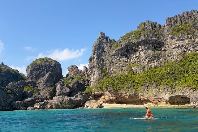沖縄中部【浜比嘉島・伊計島】プライベートSUP★うるまの離島の大自然を満喫