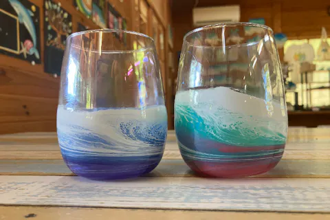 【沖縄・宮古島・海グラスづくり】波模様みたいなグラスが作れる！海レジングラスづくり体験☆