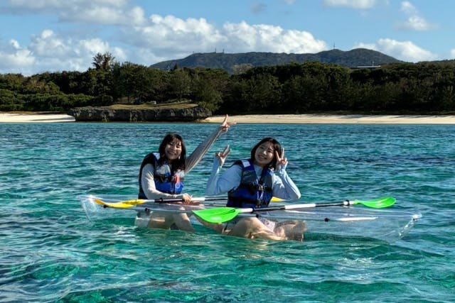 【沖縄　今帰仁村・本部　クリアカヤック】まさにリアルな水族館を味わえる透明ボード！沖縄北部の海を冒険しよう！