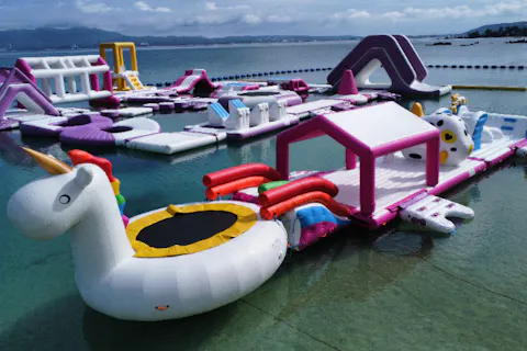 【沖縄・名護・喜瀬】2歳から参加可能！海の上の遊園地！喜瀬アクアパーク