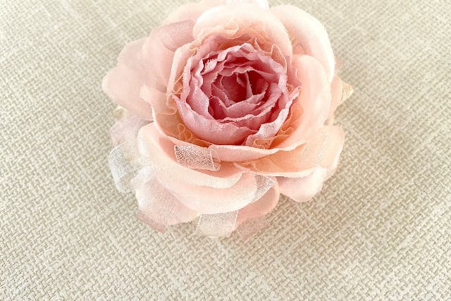 オールドローーズのコサージュ(アーティフィシャルフラワー)