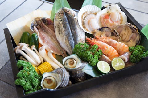 【手ぶらで海鮮BBQ】新鮮な海の幸をトロ箱にギュッと詰め込みました！浜焼き海鮮プラン★～ファミリー・カップル・女性にオススメ～）