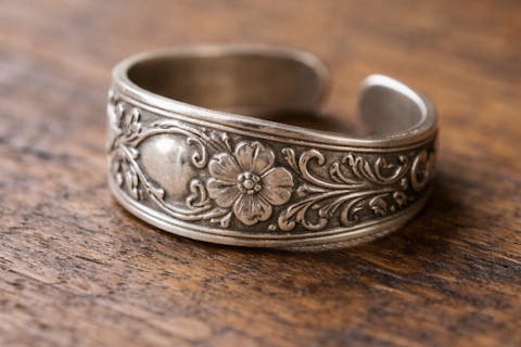 【福島初】夜のBARでつくるスプーンリング体験｜1ドリンク付き・カップル／観光におすすめ