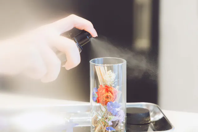 【熊本・阿蘇】＼旅の思い出を“香り”として持ち帰ろう／阿蘇の草花で作る調香体験♪オリジナルフレグランス当日お持ち帰り◎【所要時間：40分～】一人旅・カップル・友人・女性にオススメ♪のプラン詳細