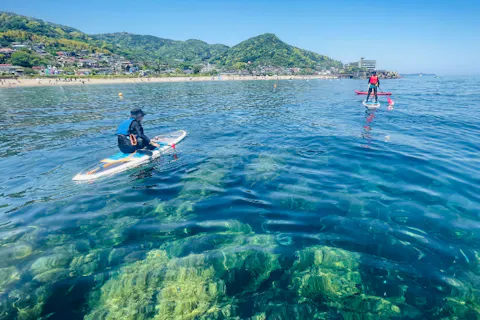 【静岡・熱海・SUP】知らない人への気遣いゼロ！他グループと混ざらない専属ガイドで初心者も絶対立てる感動60分（写真無料）