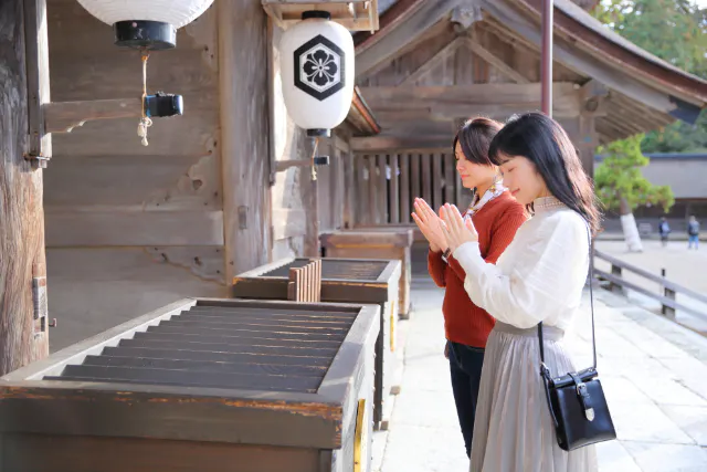 【松江発】＼縁結びの聖地へ／出雲大社 半日ガイドツアー