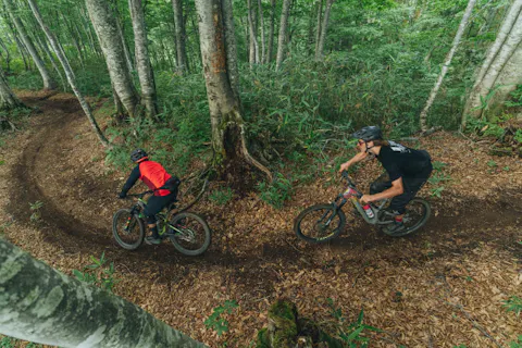 【長野・野沢温泉】ゴンドラで山頂へ！MTBコース・Specialized MTB半日レンタル