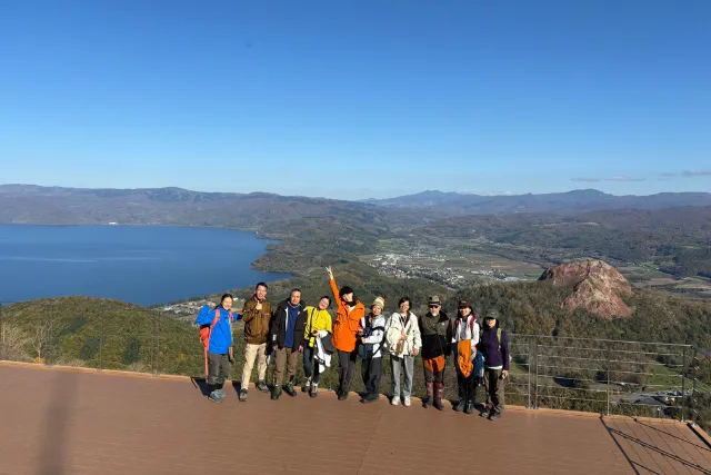 【北海道・有珠山ロープウェイ】6分の空中散歩で望む洞爺湖&昭和新山|火山マイスター同行プライベートツアー(約3時間)