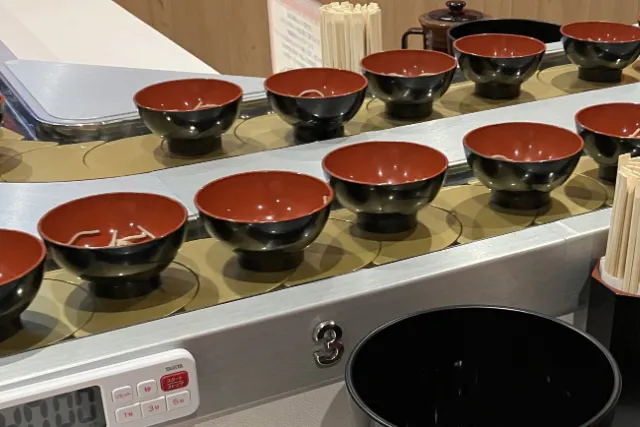 【新宿・歌舞伎町】回転わんこそば40分食べ放題チャレンジ｜西武新宿駅徒歩1分