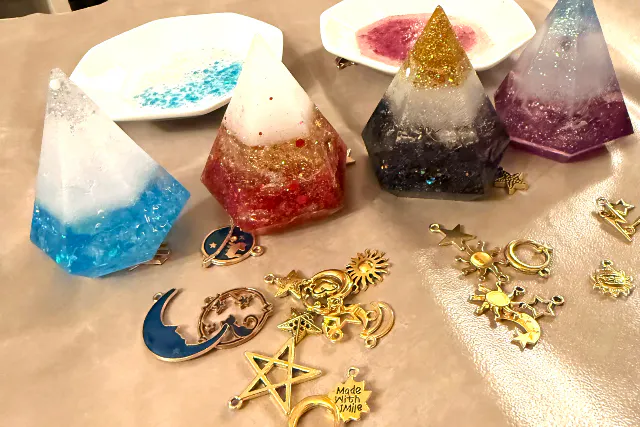 世界に一つのお守りアート！盛り塩レジン／オルゴナイト作り輝く素材で自分だけの開運インテリアを