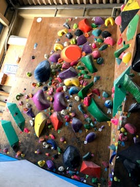 HEADROCK climbing gym（ヘッドロッククライミングジム）に投稿された画像（2021/5/2）
