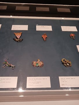 特別展　コスチュームジュエリー 美の変革者たち　シャネル、ディオール、スキャパレッリ　小瀧千佐子コレクションよりに投稿された画像（2024/3/30）