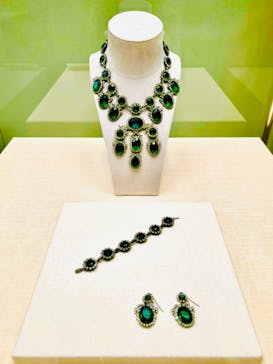 特別展　コスチュームジュエリー 美の変革者たち　シャネル、ディオール、スキャパレッリ　小瀧千佐子コレクションよりに投稿された画像（2024/4/14）