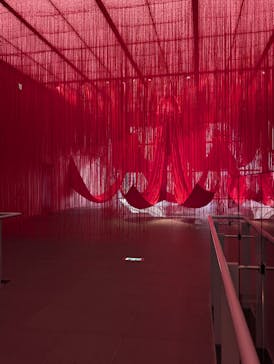 塩田千春　つながる私（アイ）　@大阪中之島美術館に投稿された画像（2024/9/20）