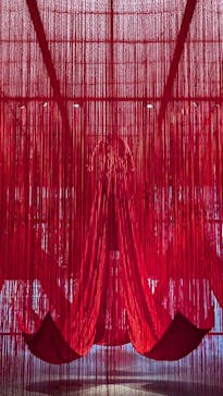 塩田千春　つながる私（アイ）　@大阪中之島美術館に投稿された画像（2024/10/14）