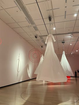 塩田千春　つながる私（アイ）　@大阪中之島美術館に投稿された画像（2024/10/16）