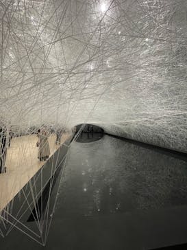 塩田千春　つながる私（アイ）　@大阪中之島美術館に投稿された画像（2024/11/7）