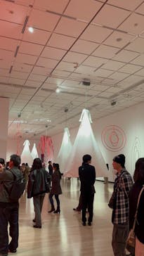 塩田千春　つながる私（アイ）　@大阪中之島美術館に投稿された画像（2024/11/25）