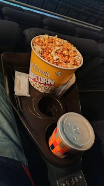 ローソン・ユナイテッドシネマ／ユナイテッド・シネマ／シネプレックスに投稿された画像（2024/12/8）