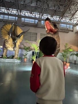 「三重 大恐竜博 ～動く！吠える！暴れる！大迫力の巨大恐竜がやってくる～」に投稿された画像（2025/5/6）