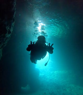 青の洞窟専門店　沖縄ダイビングショップ和に投稿された画像（2025/5/28）