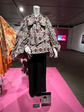 GLAM―黒柳徹子、時代を超えるスタイル―に投稿された画像（2025/6/3）