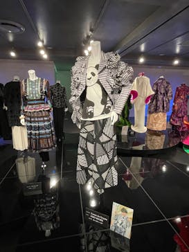 GLAM―黒柳徹子、時代を超えるスタイル―に投稿された画像（2025/6/14）