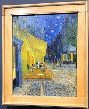 阪神・淡路大震災30年 　　大ゴッホ展　夜のカフェテラスに投稿された画像（2025/9/25）