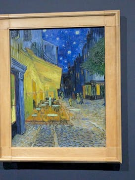 阪神・淡路大震災30年 　　大ゴッホ展　夜のカフェテラスに投稿された画像（2025/10/12）