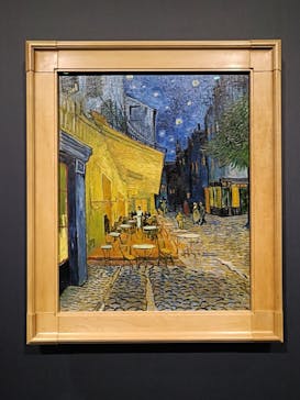 阪神・淡路大震災30年 　　大ゴッホ展　夜のカフェテラスに投稿された画像（2025/10/16）