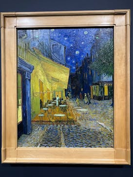 阪神・淡路大震災30年 　　大ゴッホ展　夜のカフェテラスに投稿された画像（2025/10/22）