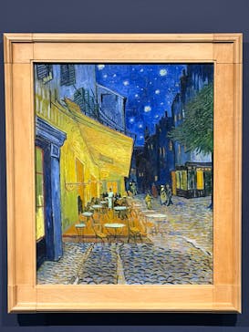 阪神・淡路大震災30年 　　大ゴッホ展　夜のカフェテラスに投稿された画像（2025/10/24）