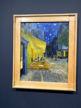 阪神・淡路大震災30年 　　大ゴッホ展　夜のカフェテラスに投稿された画像（2025/10/25）