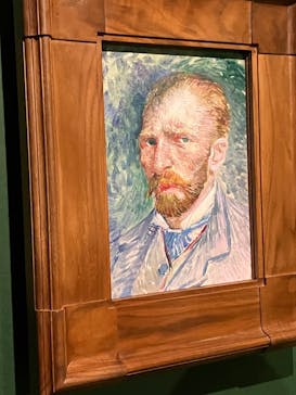 阪神・淡路大震災30年 　　大ゴッホ展　夜のカフェテラスに投稿された画像（2025/11/16）