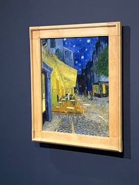 阪神・淡路大震災30年 　　大ゴッホ展　夜のカフェテラスに投稿された画像（2025/11/16）
