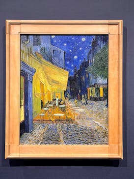 阪神・淡路大震災30年 　　大ゴッホ展　夜のカフェテラスに投稿された画像（2025/11/19）